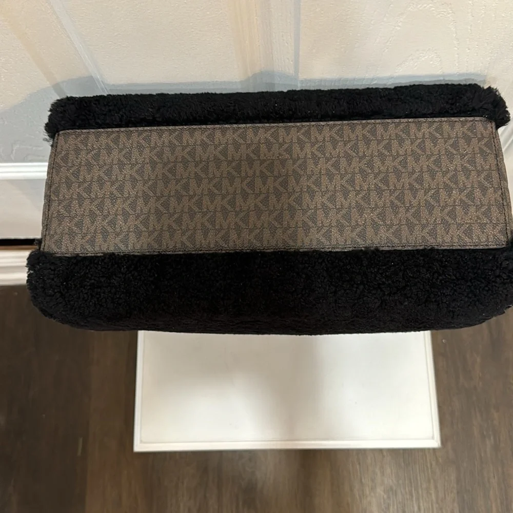Michael Kors logo slip strap